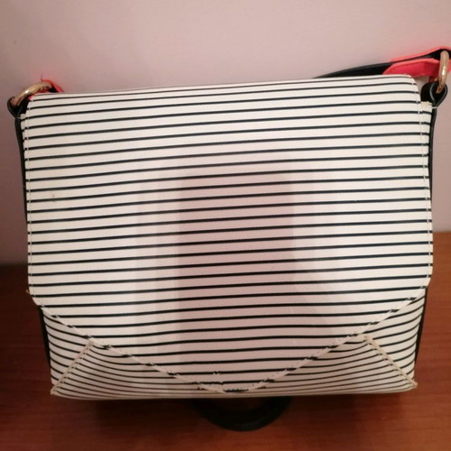 Pauls Boutique striped white and blue crossbody bag like new