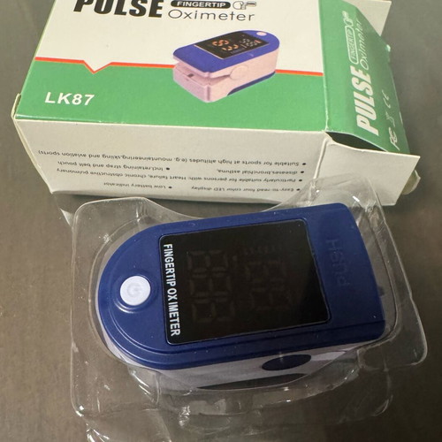 Digital oximeter new with led display and lanyard