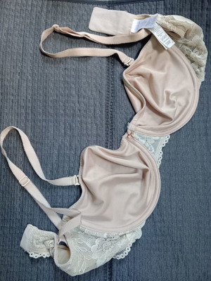 Marks & Spencer strapless bra 75C, beige with lace, detachable straps