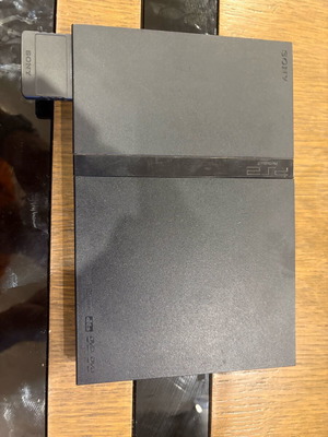 Sony PlayStation 2 Slim μεταχειρισμένη κονσόλα με καλώδια και κάρτα μνήμης