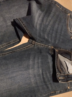 Elastic bell-bottom jeans like new, size M