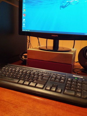 Desktop PC AMD with Philips Monitor, 8GB RAM, SSD 250GB + 1TB HDD like new