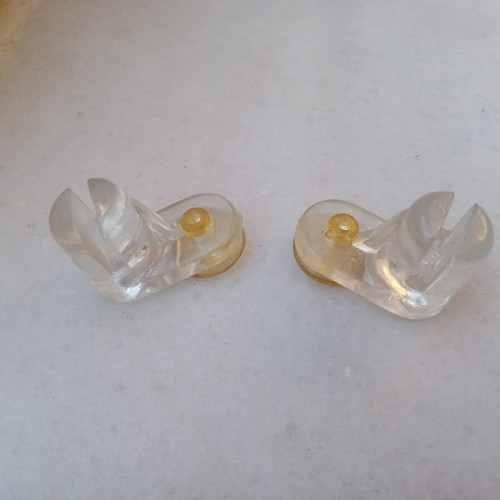 Plastic supports for glass shelves, new, pack of 75 with suction cups