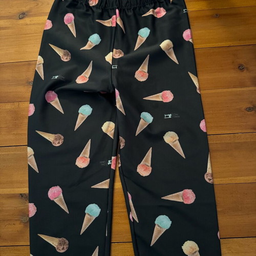 Chic Mess leggings with ice cream design, size Small, like new