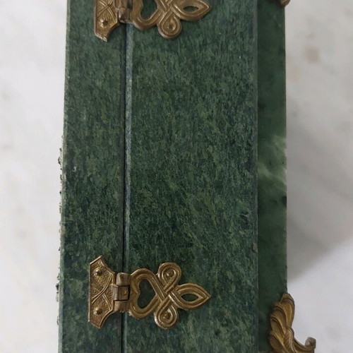Serpentine Jewelry Box like new with decorative metal feet