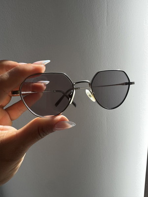 No Idols sunglasses like new, thin polygonal metal frame, grey lenses