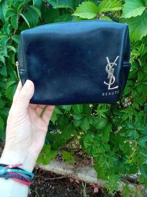 YSL малка козметична несесер употребяван, рекламна