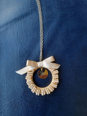 Celyn b. necklace used, beige and silver