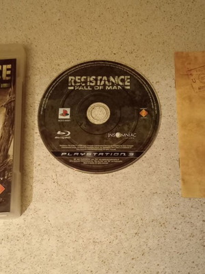 Resistance PlayStation 3 μεταχειρισμένο με το βιβλίο του