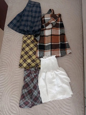 Skirts and overalls like new for 10-11 years old