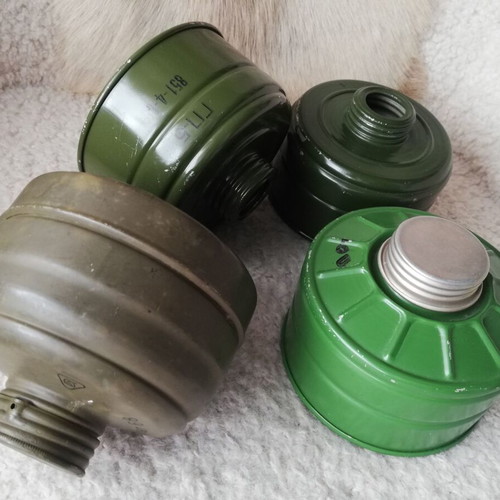Vintage gas mask filters like new, pack of 4