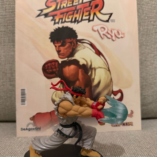 Street Fighter DeAgostini collectible figure like new, scale 1:18