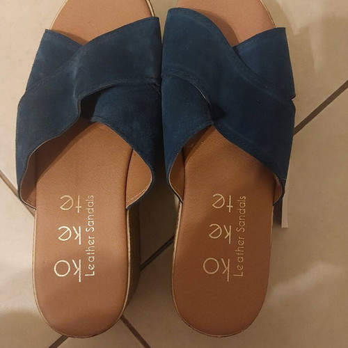Blue leather flatforms new, size 37