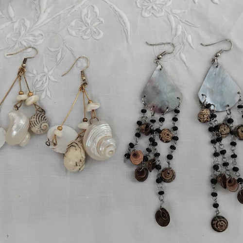 Boho earrings set of 2 with natural shells like new