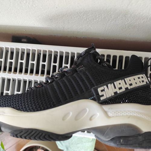 Steve Madden women's athletic shoes size 37.5 like new, black and white