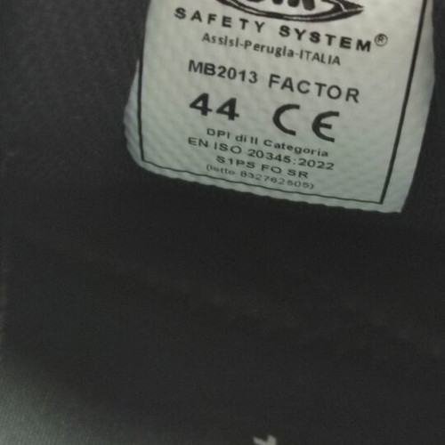Sir safety shoes size 44 new