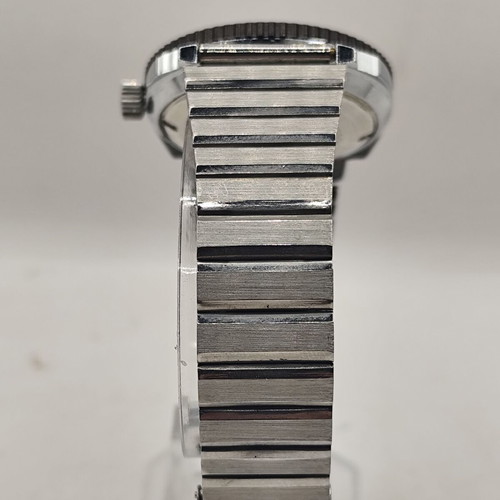 Tempic 1970s Quartz Mens Watch, white dial, new old stock