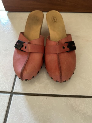 Scholl Pescura women's clogs like new, coral pink, wooden sole