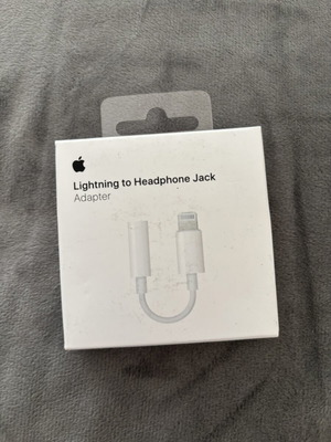 Apple Lightning to Headphone Jack Adapter sealed
