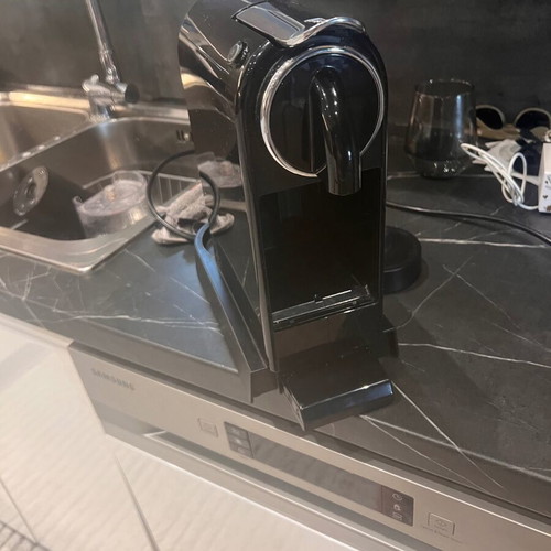 Nespresso Citiz & Milk Capsule Coffee Machine 19bar Pressure Black like new