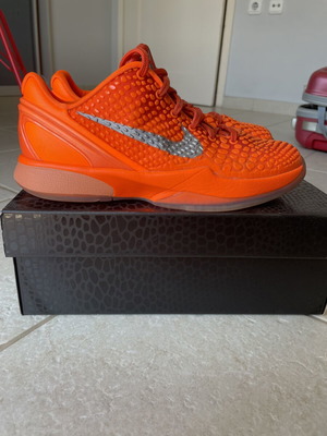 Nike Kobe 6 total orange basketball shoes like new, size 40