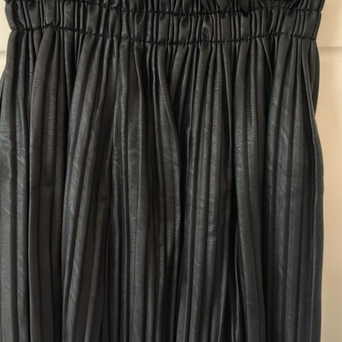 Leather skirt one size like new, black