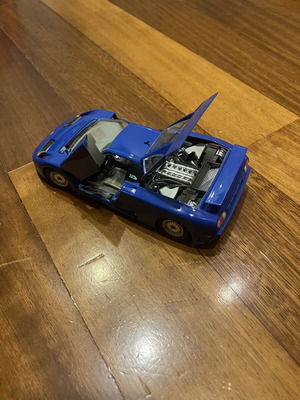 Bugatti Eb110 model car used, scale 1:24, missing door
