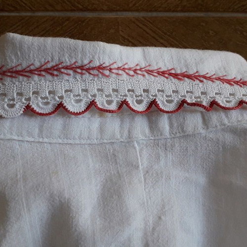 Vintage cotton shirt white with crochet lace used, size S