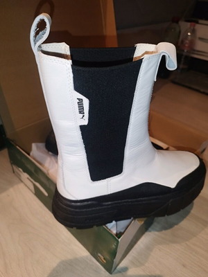 Puma Mayze Stack Chelsea boots new, size 41, black and white
