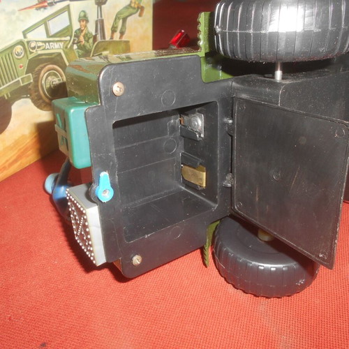 Lyra Army Desert Patrol Jeep battery-powered vintage toy 1970