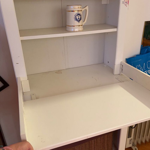 White bookshelf for children's or baby room, like new