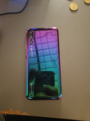 Huawei P20 Pro phone 6/128 with minor corner crack