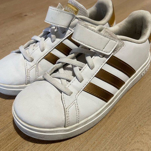 Adidas kids shoes size 32 used, white sports