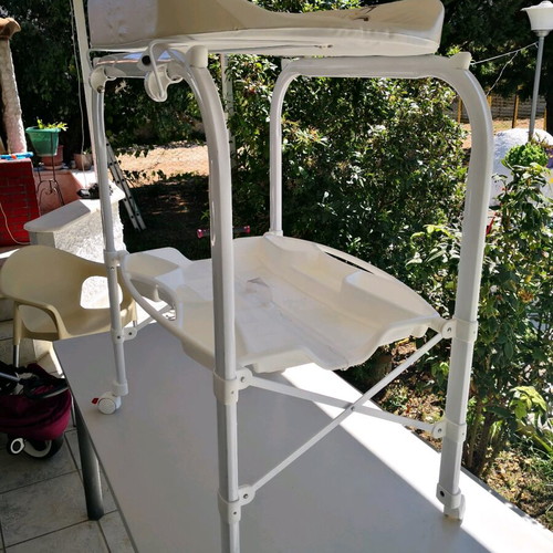 Cam Cambio bath tub changing table like new, foldable with wheels