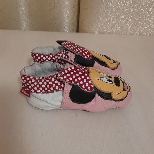 Adidas leather baby shoes used No 18 Disney