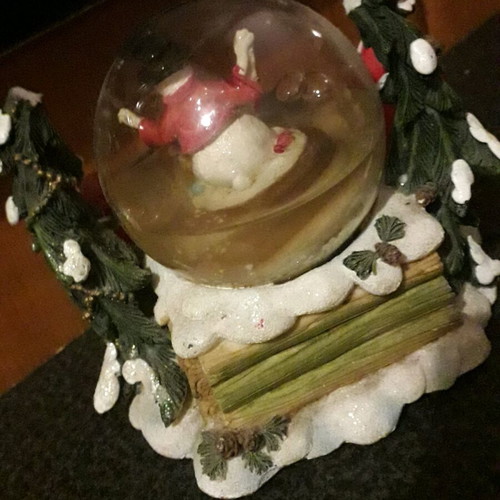 Christmas snow globe used with damages and missing water