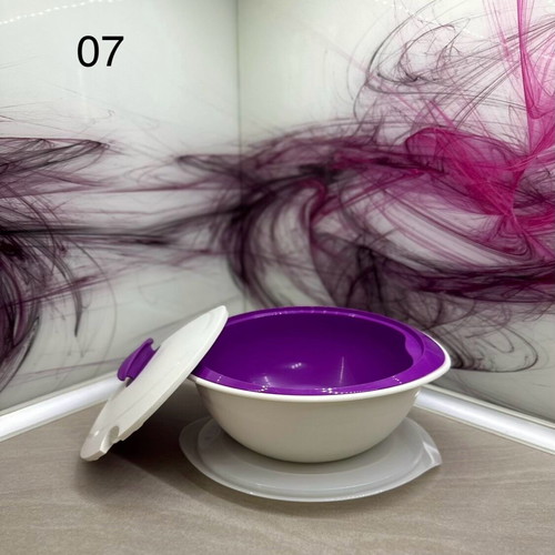 Tupperware Bowl new with lid
