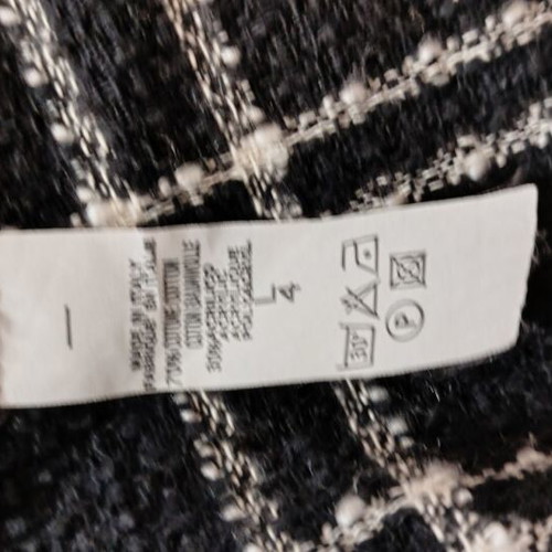 Bouclé black and white skirt and jacket set size L like new