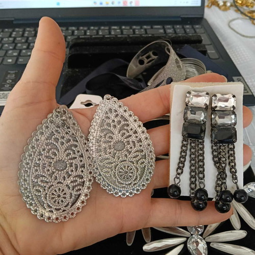 Set of 10 accessories: bracelets, rings, necklace, earrings