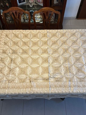Tablecloth used with small stain, dimensions 190x148cm