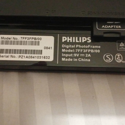 Digital photo frame Philips used, missing screw mount