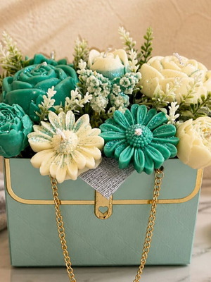 Bag with gold chain decorated with aromatic soy wax flowers