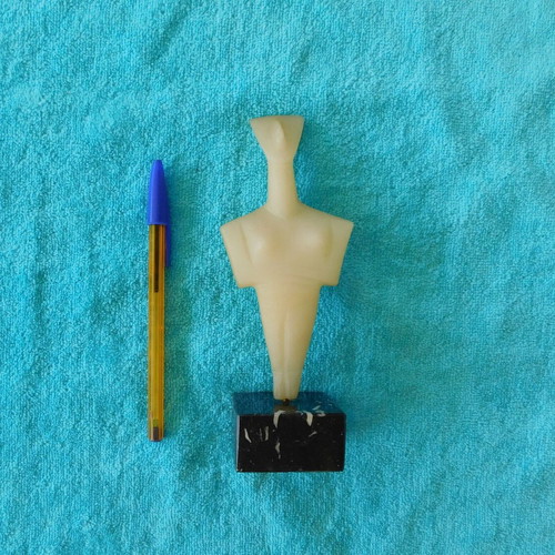 Cycladic figurine replica with marble base, resin