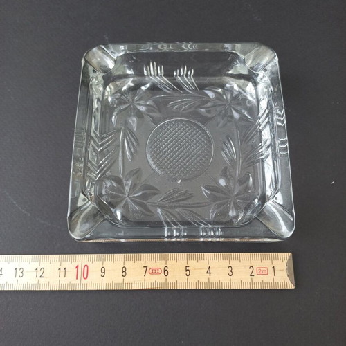 Vintage glass ashtray like new
