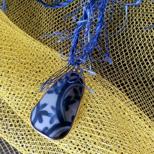 Leondarakis Design Jewellery porcelain pendant in sterling silver 925