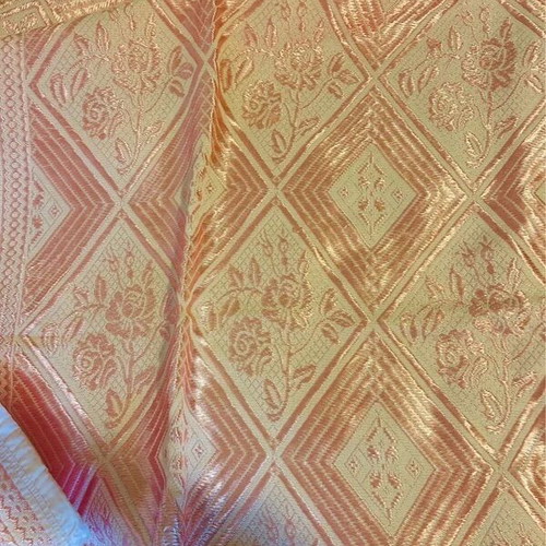 Blanket cover new in pink color with excellent quality
