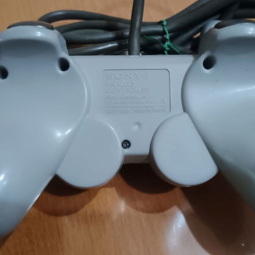 PS1 DualShock gamepad
