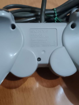 PS1 DualShock gamepad