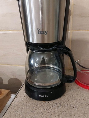 French coffee maker used, 8 to 10 cups