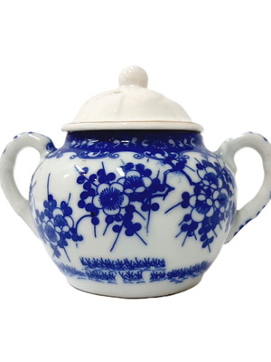 Japanese porcelain sugar bowl like new, blue and white decor